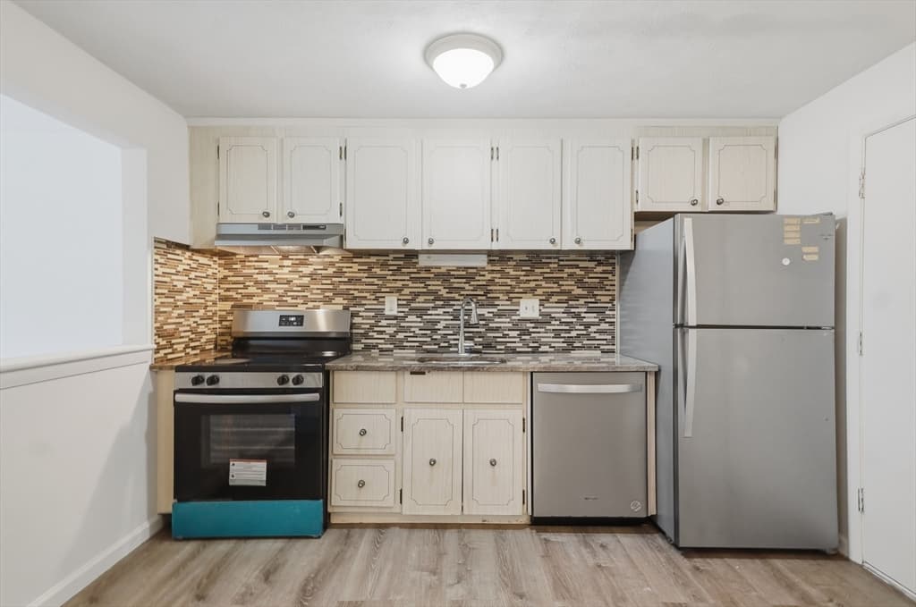 Condominium at 924 Main Street # 12, Woburn MA 01801, Woburn, photo 5 of 26