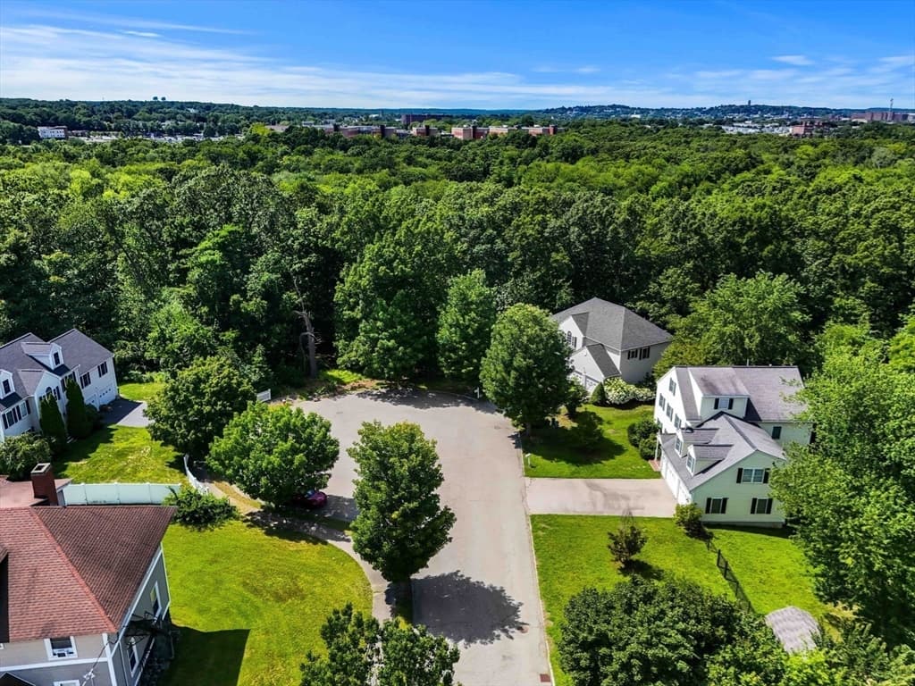 29 Delucia Way, North Andover MA 01845 photo 6