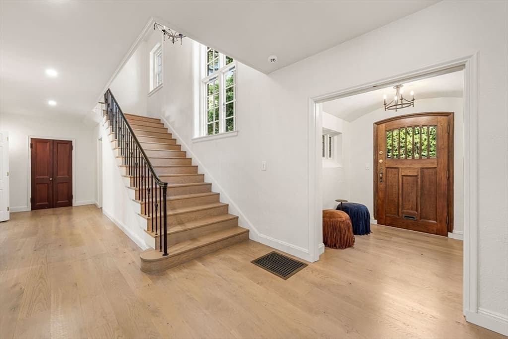 372 Warren St, Brookline MA 02445 photo 22