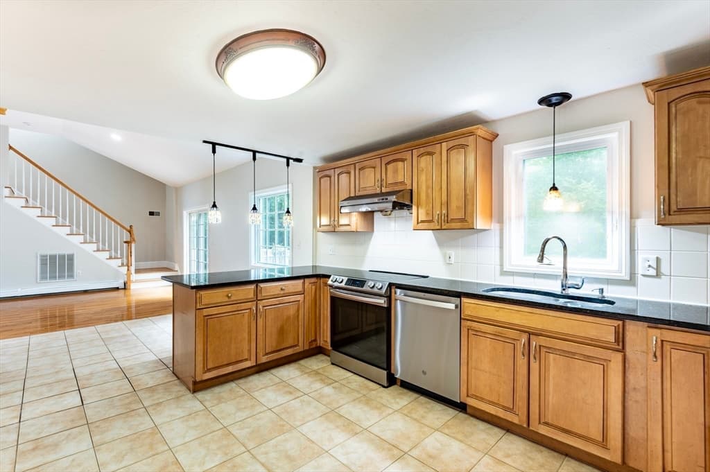 88 Forrest Rd, Westford MA 01886 photo 7