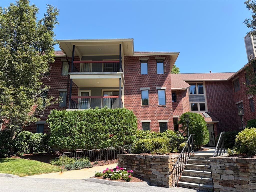 770 Salisbury St # J561, Worcester MA 01609 photo 2
