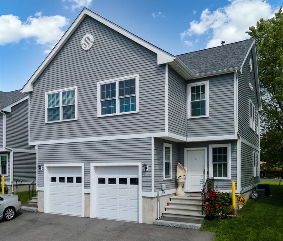 4 Knights Way # 4, Swansea MA 02777