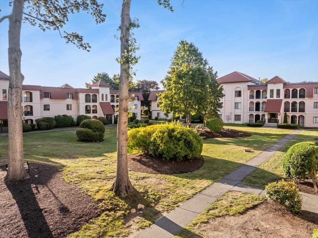 685 Oak St # 12, Brockton MA 02301 photo 21