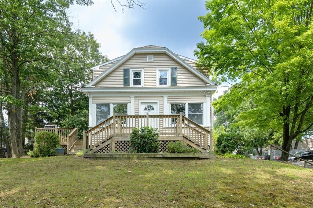 180 Lake Dr, Springfield MA 01151