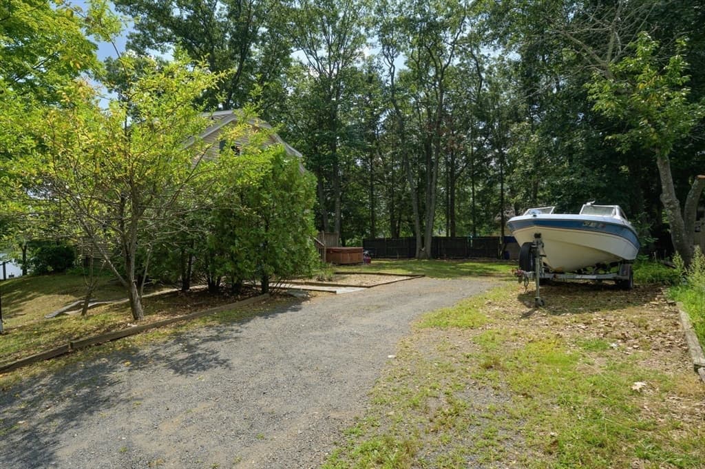180 Lake Dr, Springfield MA 01151 photo 38