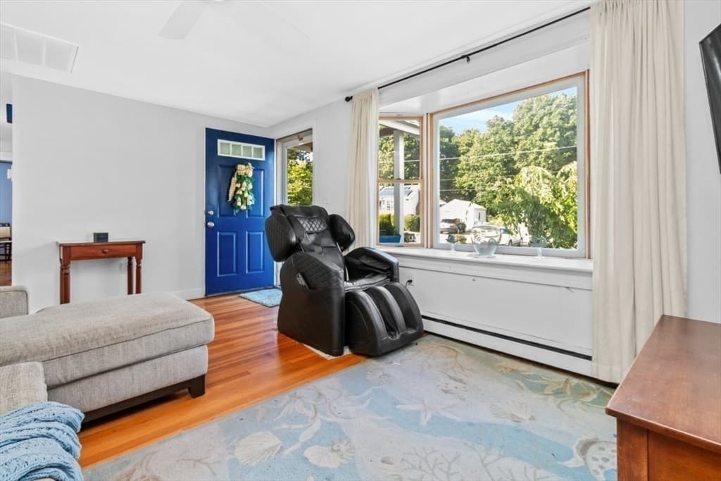6 Reynolds Ave, Randolph MA 02368 photo 5