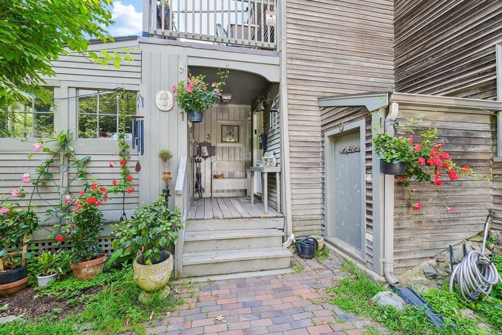 141 Hale St # 2, Beverly MA 01915 photo 22