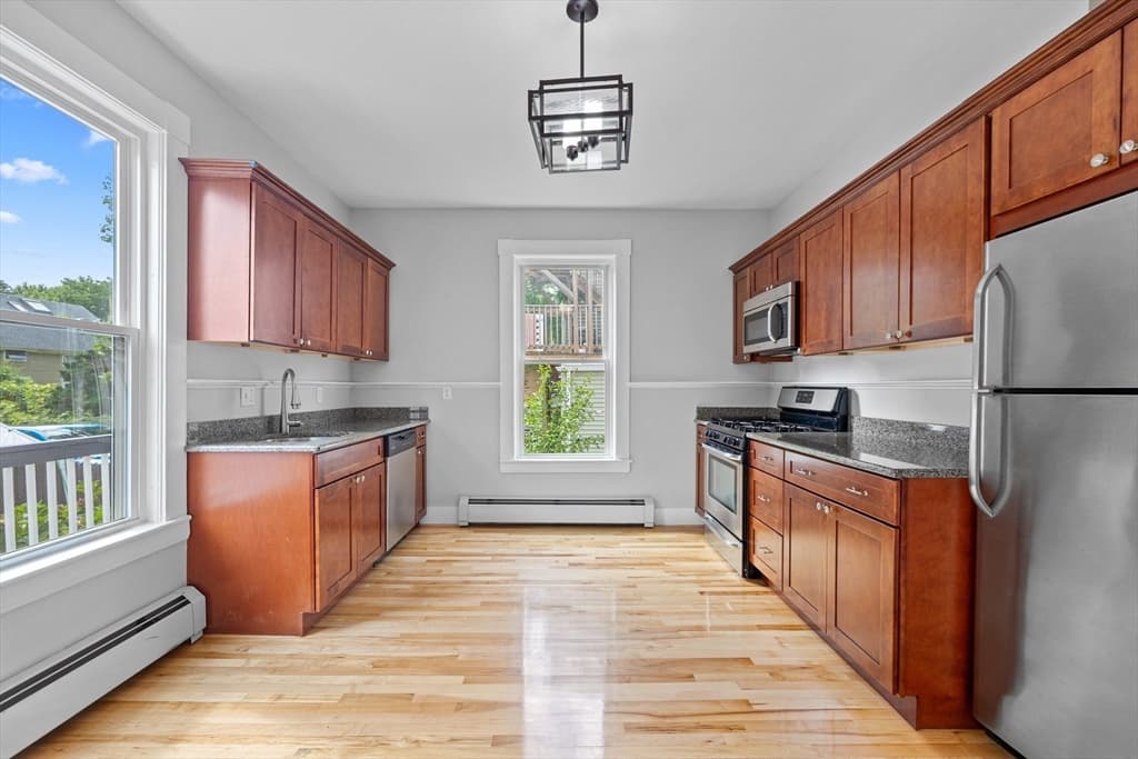 24 Village St # 1, Marblehead MA 01945 photo 2