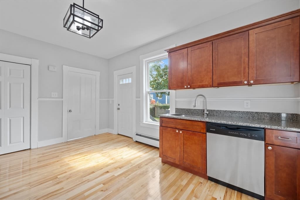 24 Village St # 1, Marblehead MA 01945 photo 5