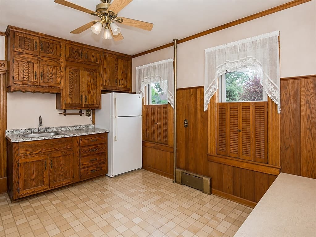 466 East Main Street, Chicopee MA 01020 photo 16