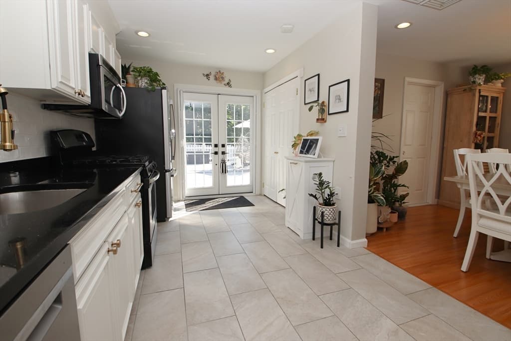 27 Overlea Avenue, Saugus MA 01906 photo 9