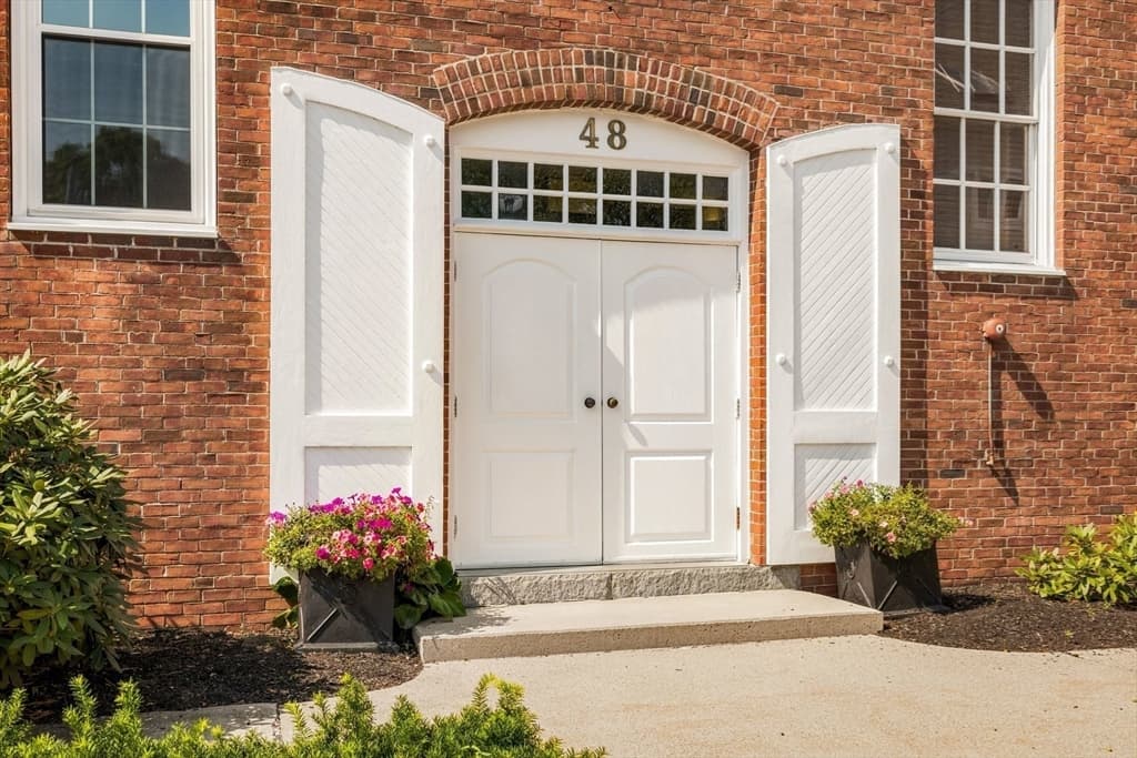 48 Kent Street # 5, Newburyport MA 01950 photo 2