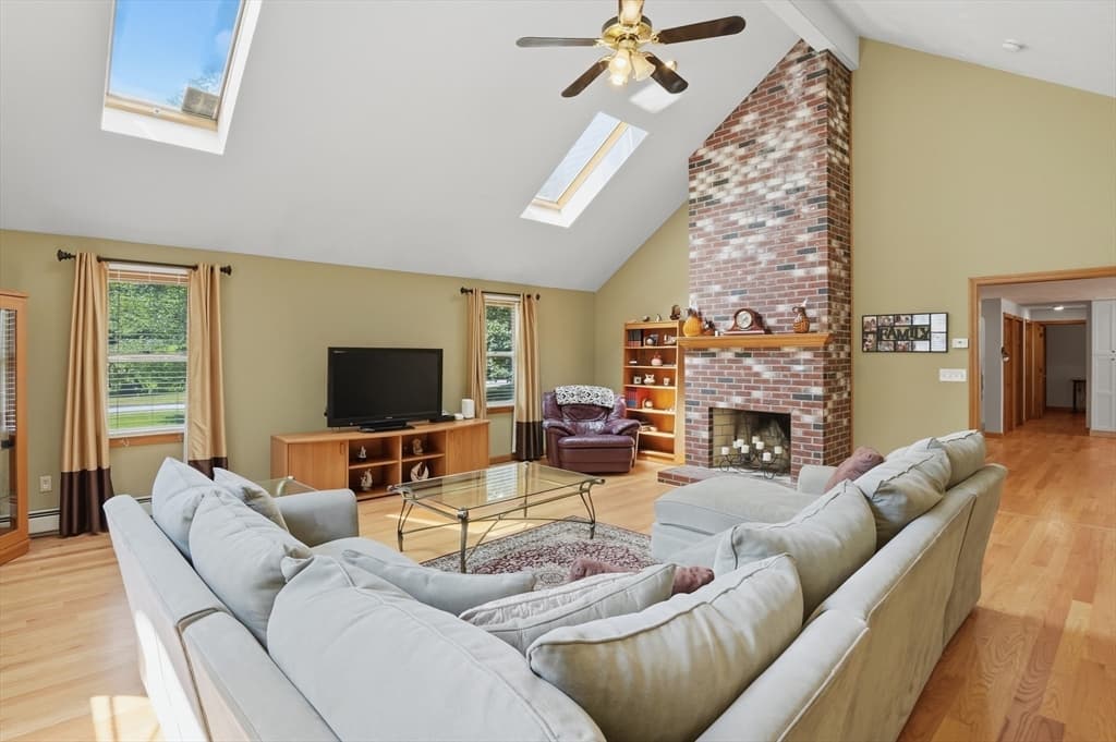 19 Jencks Road, Milford MA 01757 photo 9