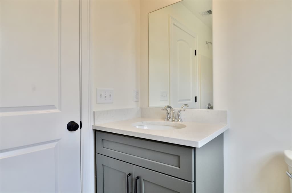 20B Crownshield # 20B, Uxbridge MA 01569 photo 19