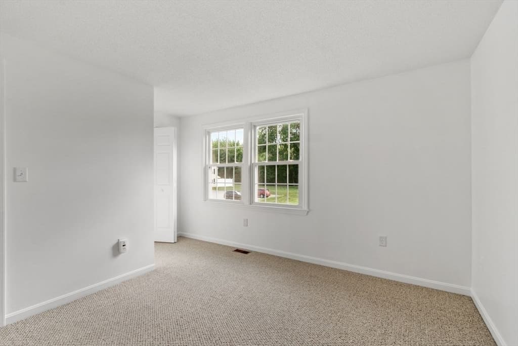 Condominium at 2701 Forest Park Drive # 2701, Auburn MA 01501, Auburn, photo 16 of 29