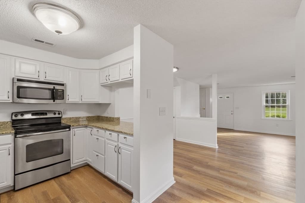Condominium at 2701 Forest Park Drive # 2701, Auburn MA 01501, Auburn, photo 7 of 29