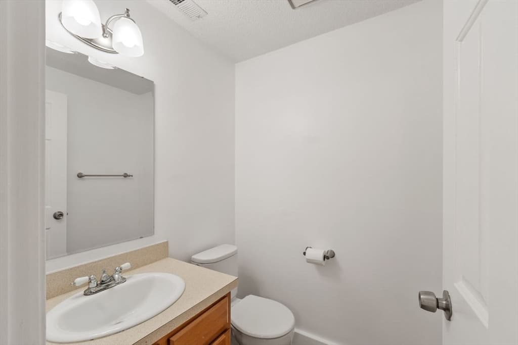Condominium at 2701 Forest Park Drive # 2701, Auburn MA 01501, Auburn, photo 10 of 29