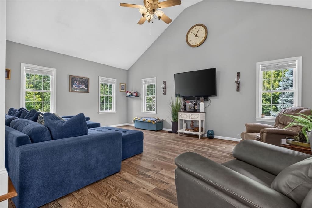 Single Family Residence at 4 Kybren Cir, Mansfield MA 02048, Mansfield, photo 11 of 42