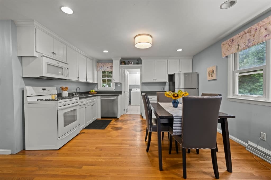 134 Marshall Ave, Lowell MA 01851 photo 11