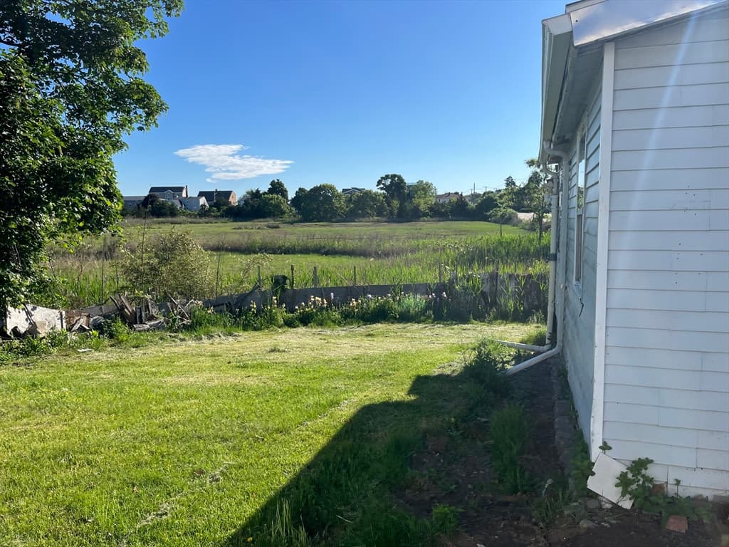 576 Sea St, Quincy MA 02169 photo 3