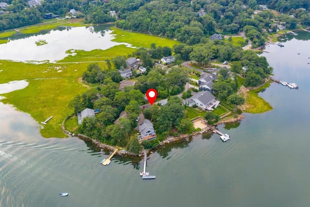 16 Stanwood Pt, Gloucester MA 01930