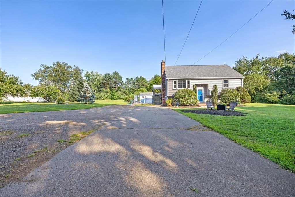 129 Forest St, Franklin MA 02038 photo 2