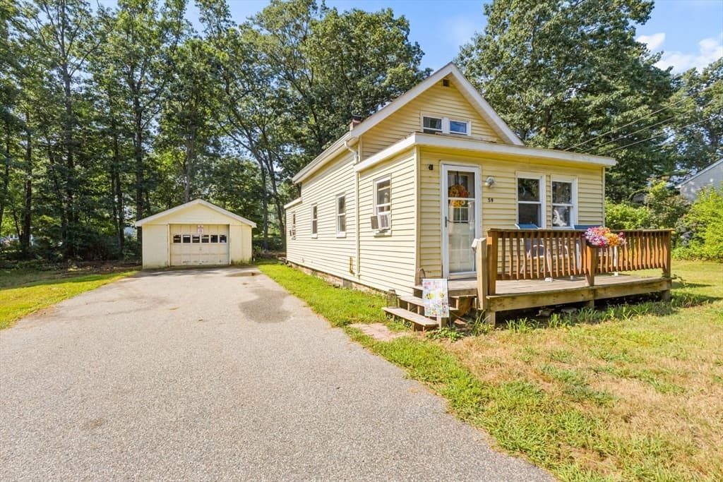 59 School St, Tewksbury MA 01876