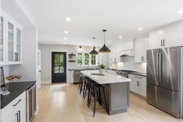 Single Family Residence at 158 Lake St, Wilmington MA 01887, Wilmington, photo 7 of 32