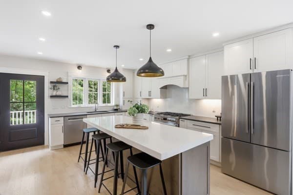 Single Family Residence at 158 Lake St, Wilmington MA 01887, Wilmington, photo 5 of 32
