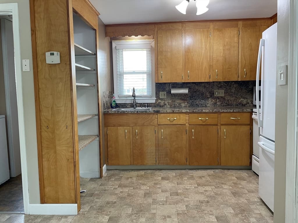 31 Stockholm St, Bellingham MA 02019 photo 6
