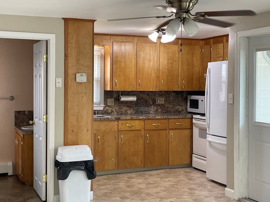 31 Stockholm St, Bellingham MA 02019 photo 4