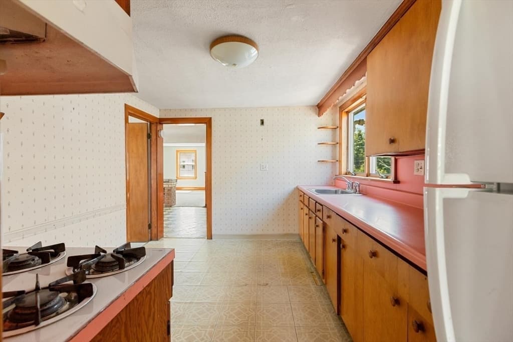 51 Oakland Street, Malden MA 02148 photo 17