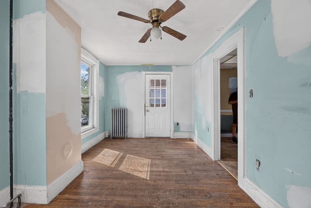 37 Fourth St, Lowell MA 01850 photo 23