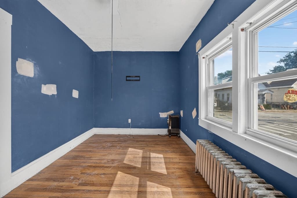 37 Fourth St, Lowell MA 01850 photo 15