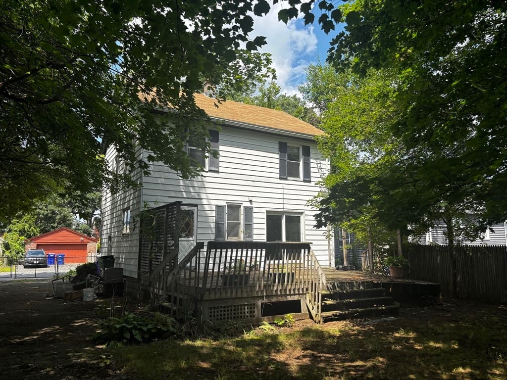 109 Kingsley St, Springfield MA 01104 photo 3
