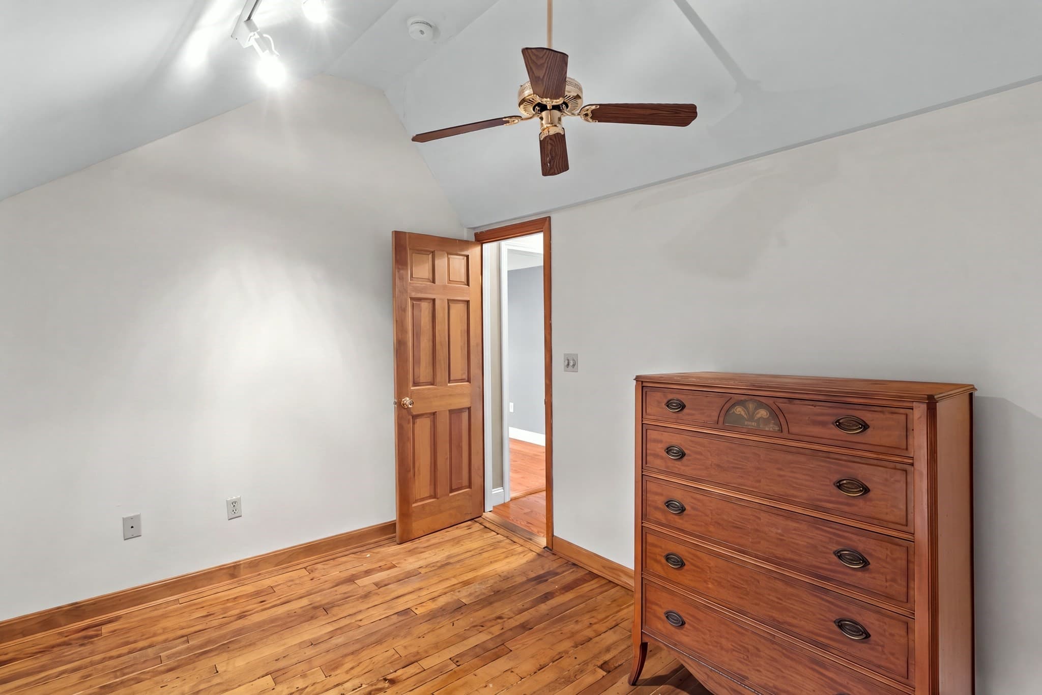 Multi Family at 9 Mechanic St, Framingham MA 01701, Framingham, photo 21 of 31