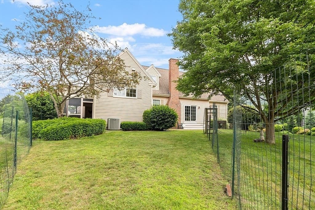 Single Family Residence at 4 Crestview Drive, Deerfield MA 01373, Deerfield, photo 6 of 42