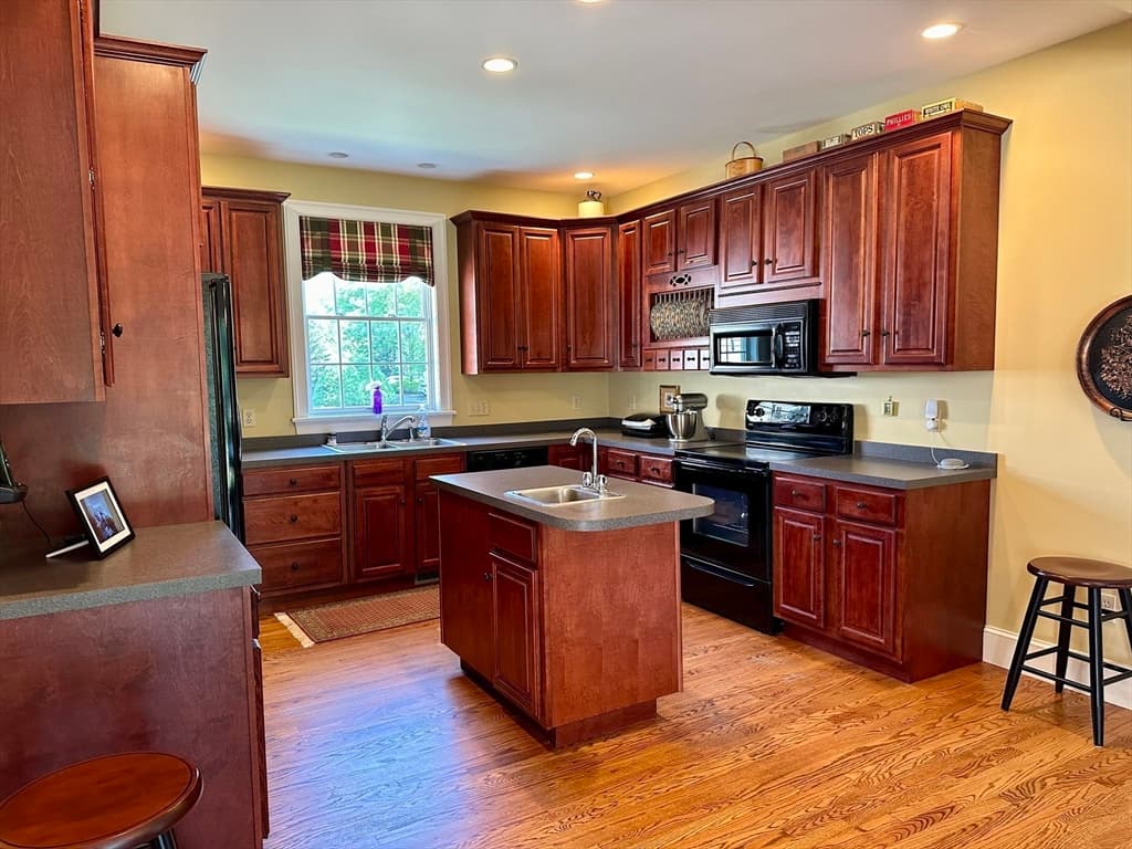 Single Family Residence at 4 Crestview Drive, Deerfield MA 01373, Deerfield, photo 24 of 42