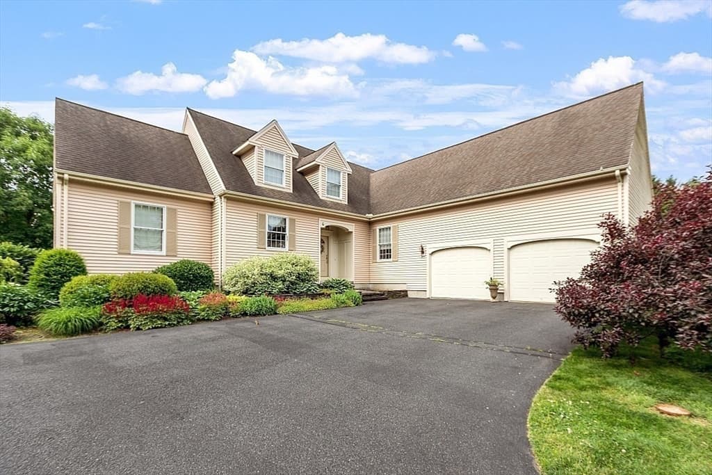 Single Family Residence at 4 Crestview Drive, Deerfield MA 01373, Deerfield, photo 4 of 42