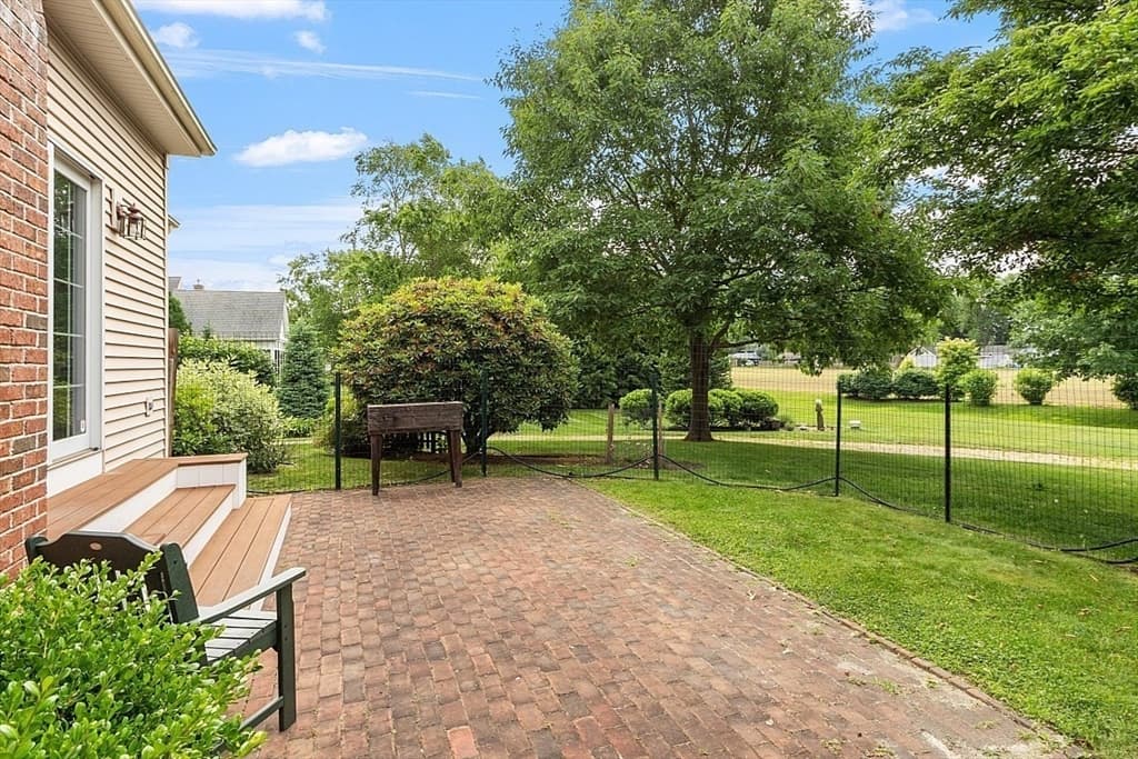 Single Family Residence at 4 Crestview Drive, Deerfield MA 01373, Deerfield, photo 8 of 42