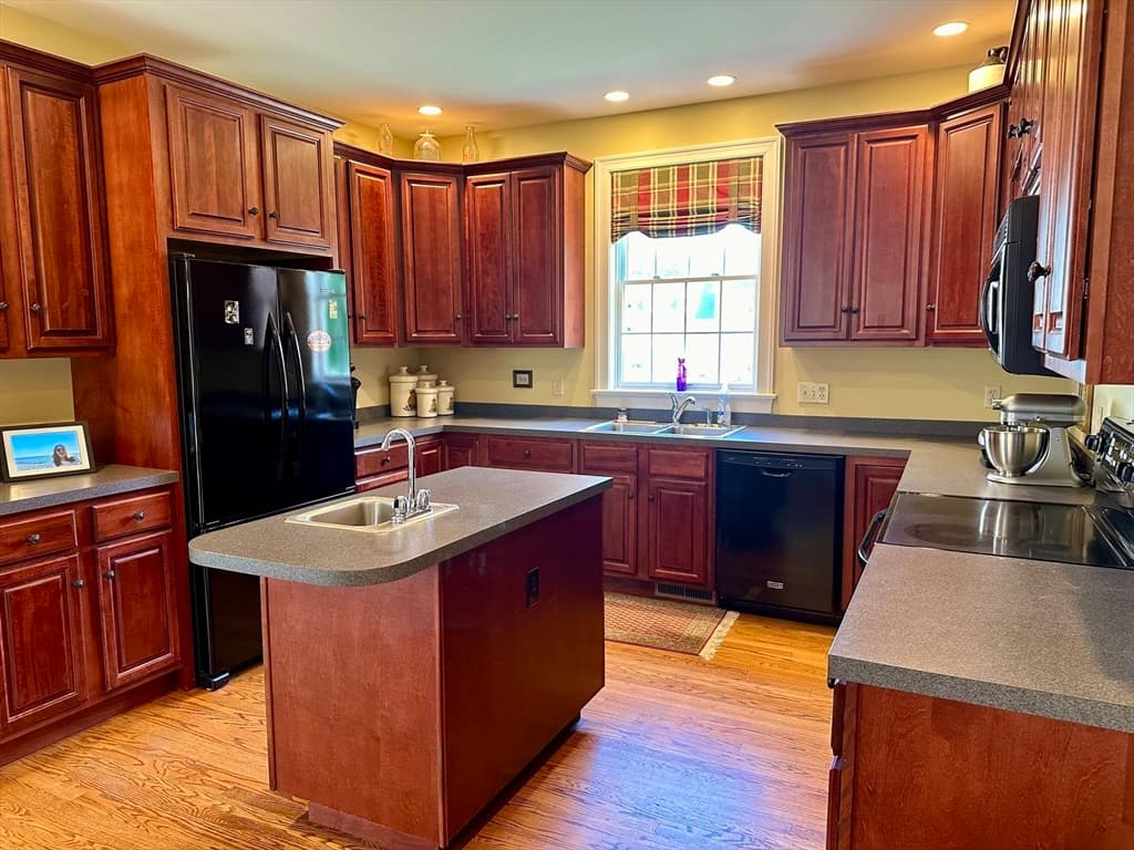 Single Family Residence at 4 Crestview Drive, Deerfield MA 01373, Deerfield, photo 25 of 42