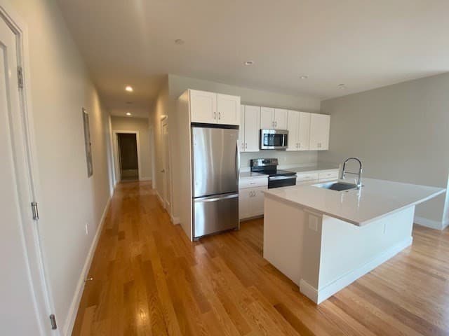 208-208A Neponset Valley Pkwy, Boston MA 02136 photo 3