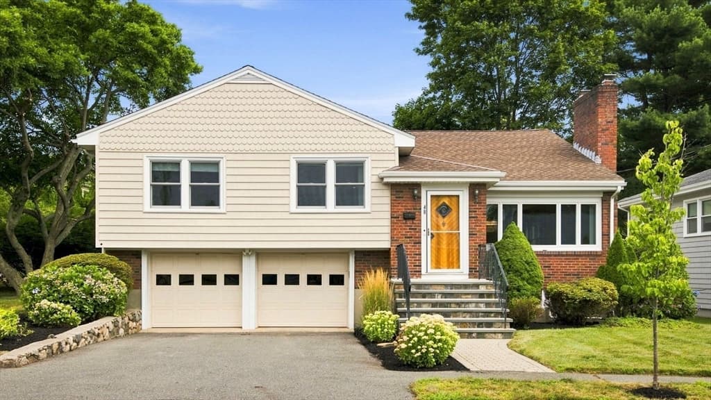 48 Auburndale Road, Marblehead MA 01945