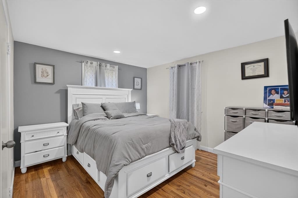 193 Pond St, Randolph MA 02368 photo 9