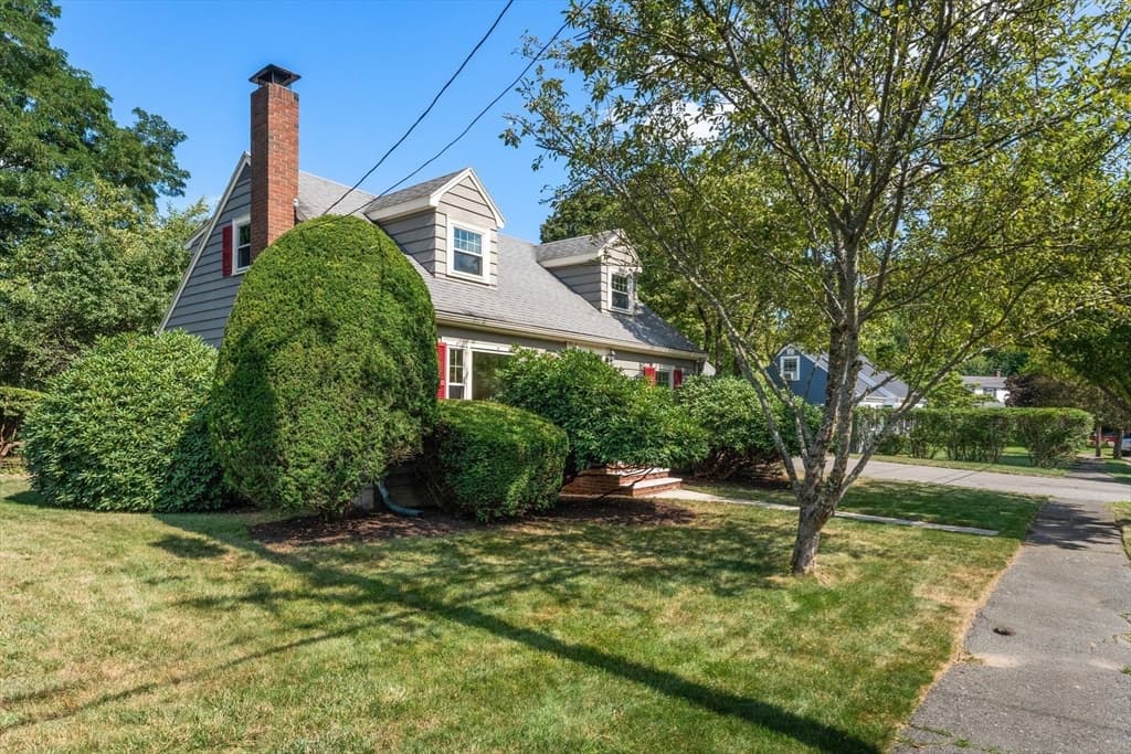 20 Oakhurst Rd., Beverly MA 01915 photo 2