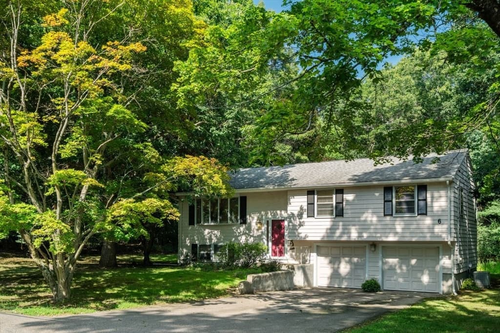 6 Johnson Rd, Sharon MA 02067