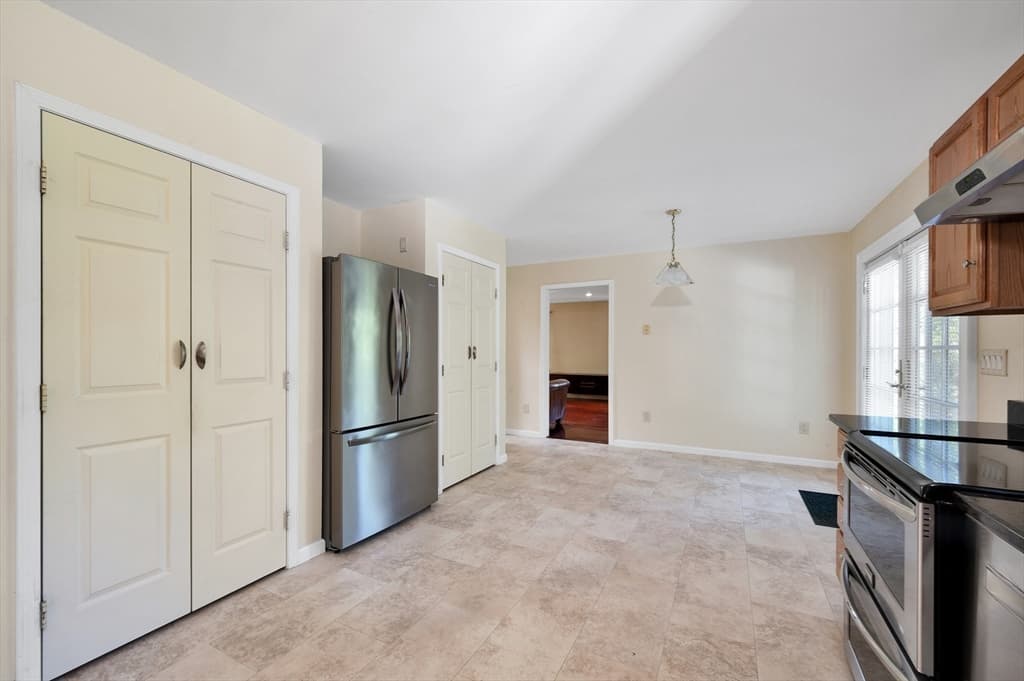 22 Winter St, Holbrook MA 02343 photo 7