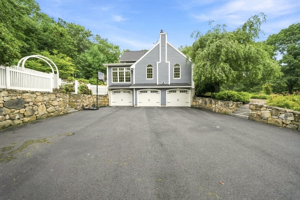 38 Cabral Dr, Middleton MA 01949 photo 5