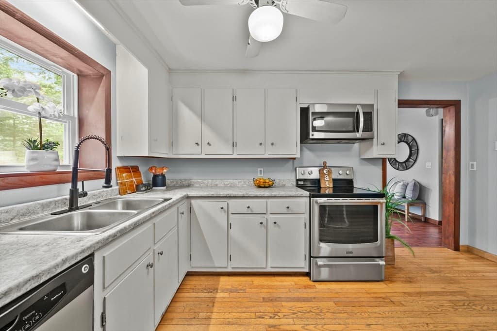 7 Riverview Dr, Middleton MA 01949 photo 5