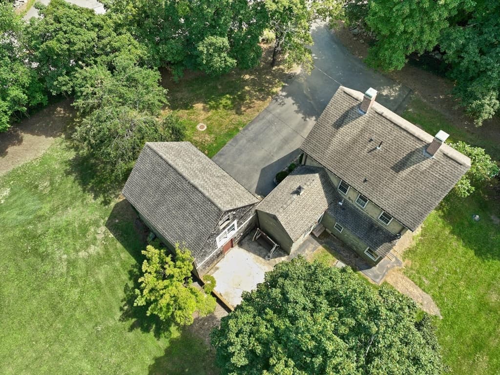 10 Poquanticut Ave, Easton MA 02334 photo 2